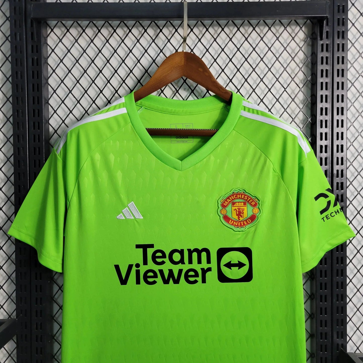 Manchester United Goalkeeper Shirt 23/24 - Men's Green Fan Shirt