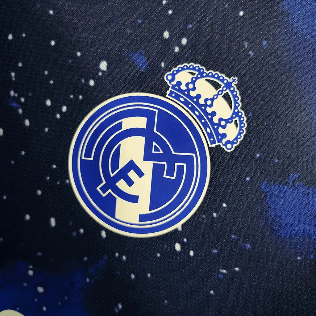 Real Madrid Retro Shirt Special Edition 18/19 - Men's Fan