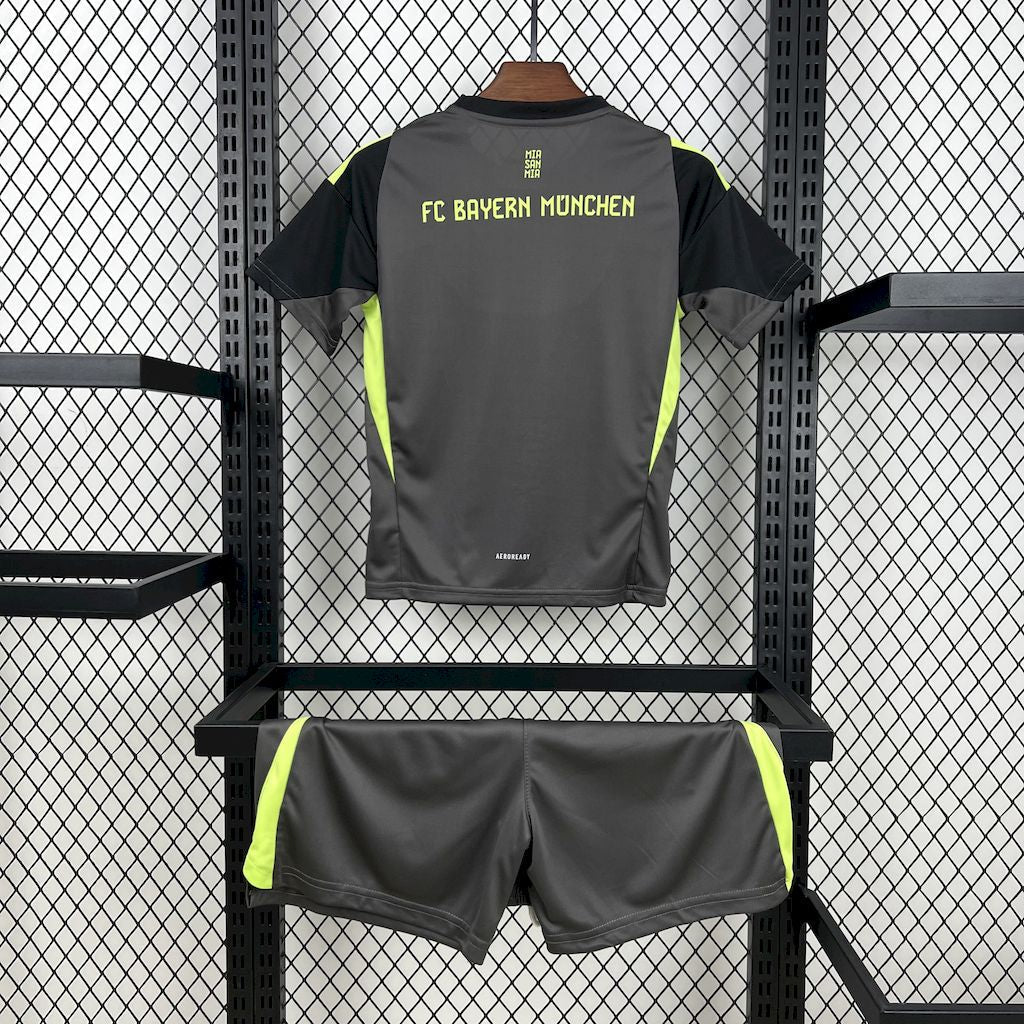 Bayern Munich Goalkeeper Shirt 3 25/26 - Black Kids Fan Shirt