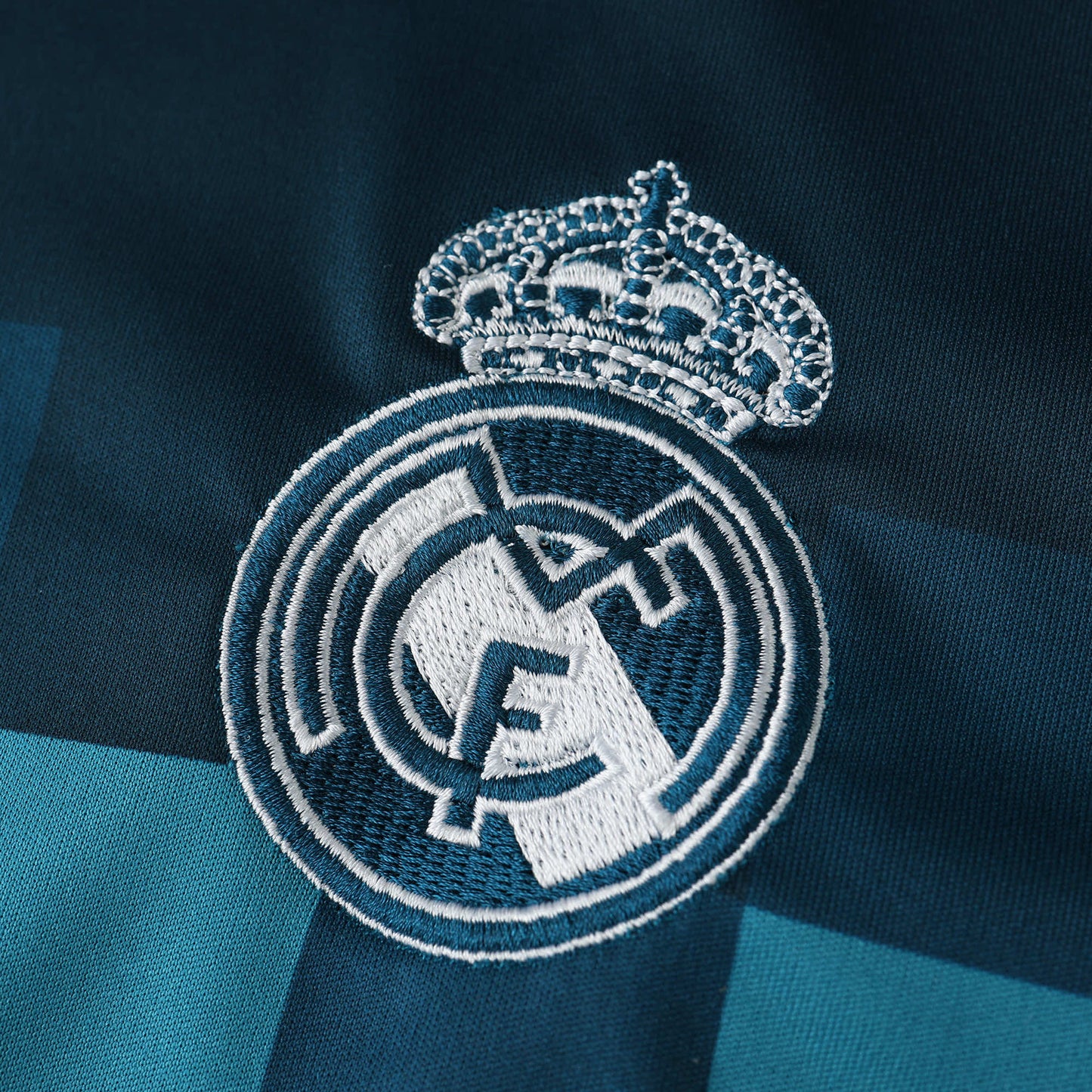 Real Madrid Retro 2017/18 Men's Fan Shirt - Blue