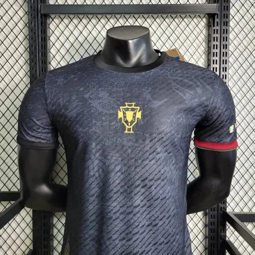 Portugal GOAT CR7 Shirt - Mens Player Black Comma Football
