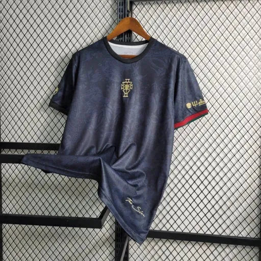 Portugal GOAT CR7 Shirt - Men's Black Fan Shirt Comma Football