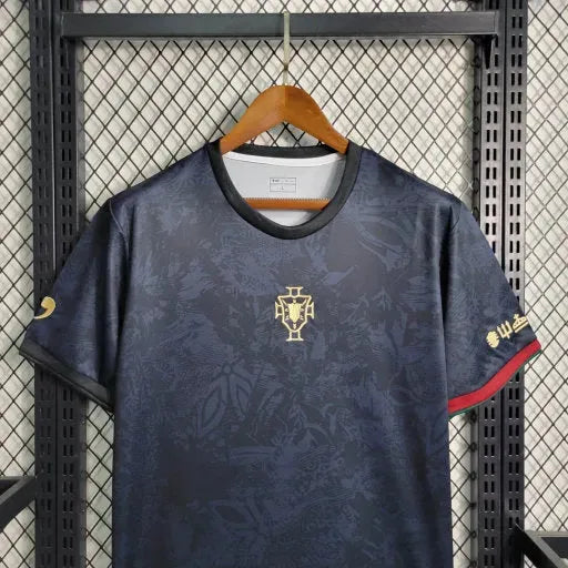 Portugal GOAT CR7 Shirt - Men's Black Fan Shirt Comma Football