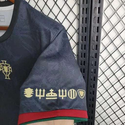 Portugal GOAT CR7 Shirt - Men's Black Fan Shirt Comma Football