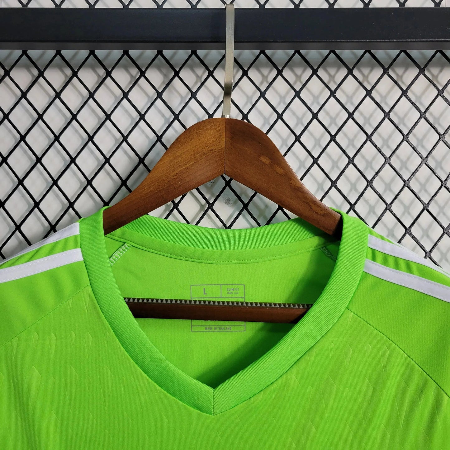 Manchester United Goalkeeper Shirt 23/24 - Men's Green Fan Shirt