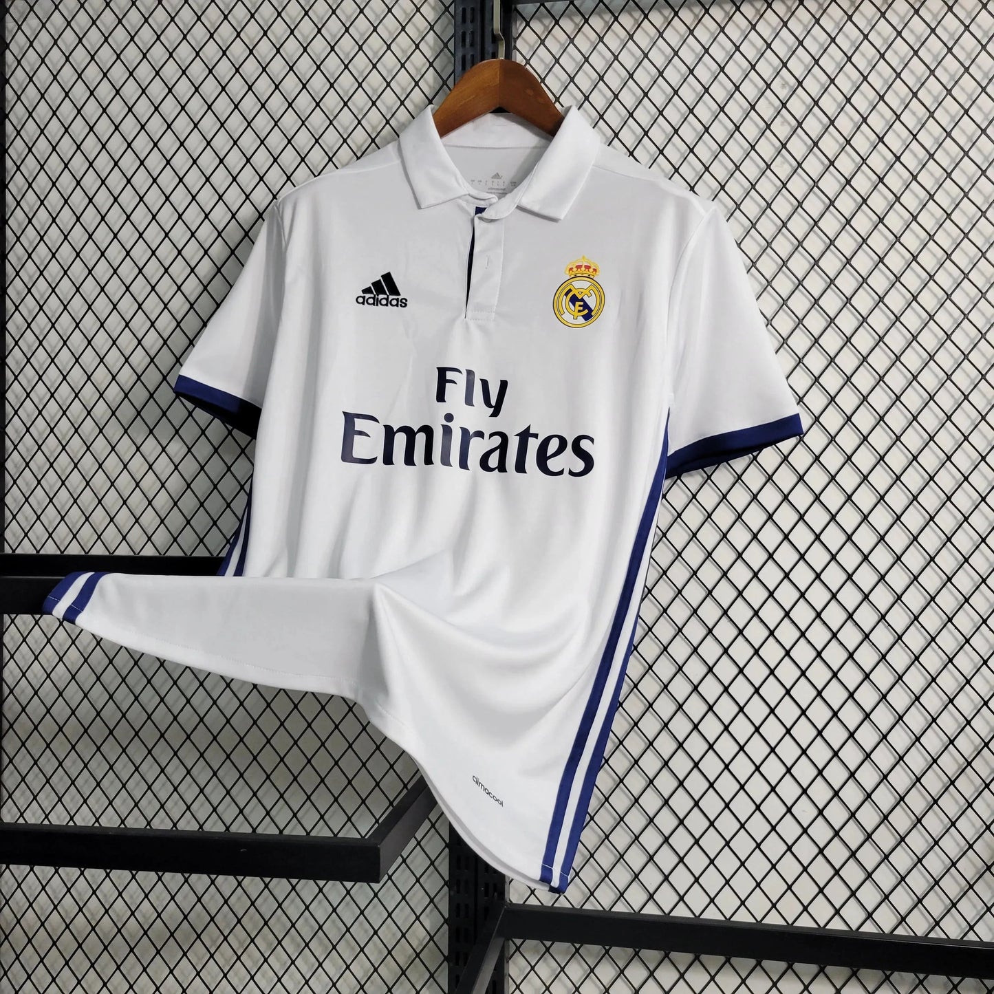 Real Madrid Retro 16/17 Shirt - Men's White Fan Shirt