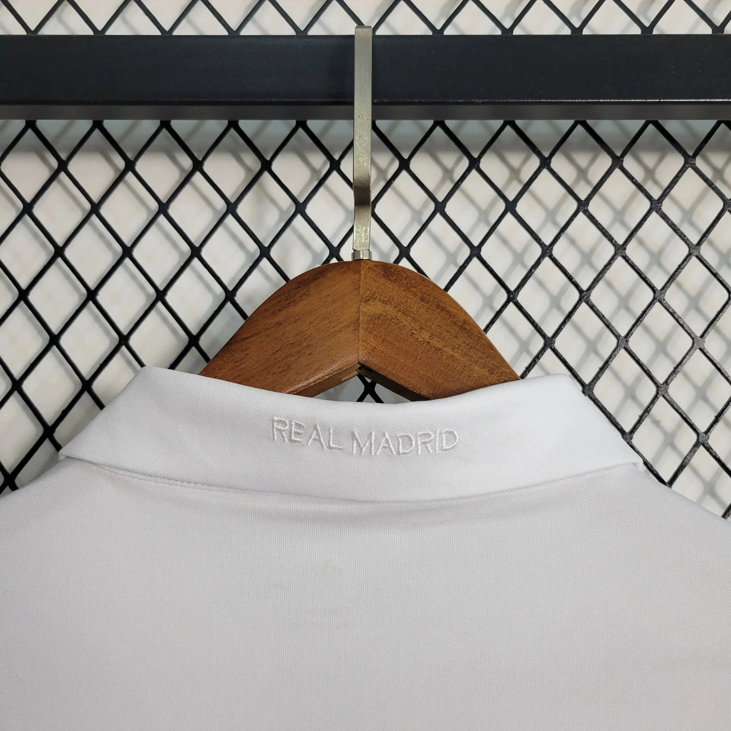 Real Madrid Retro 16/17 Shirt - Men's White Fan Shirt