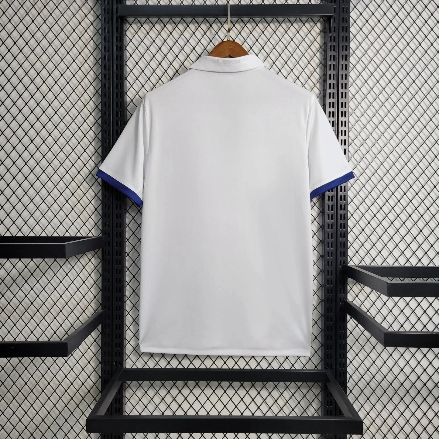 Real Madrid Retro 16/17 Shirt - Men's White Fan Shirt