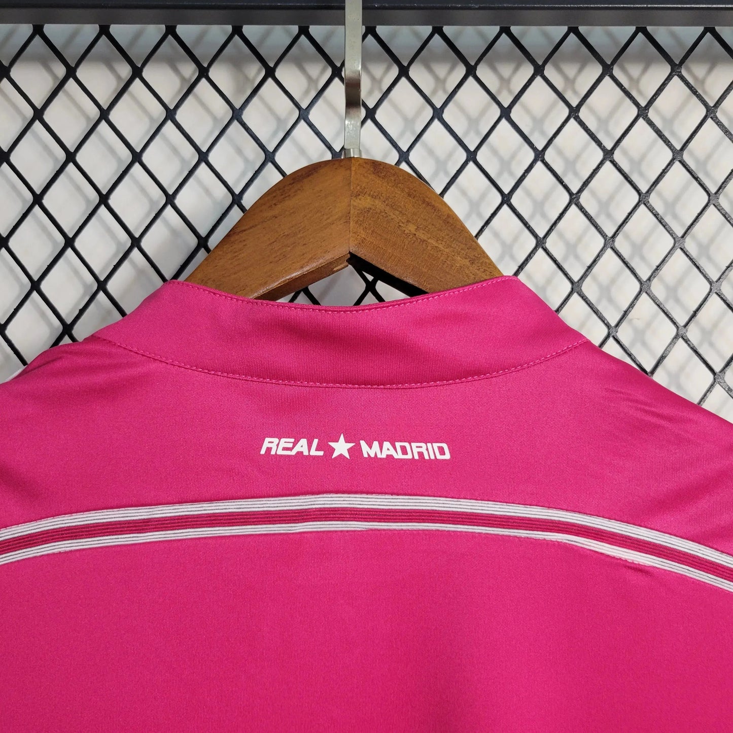 Real Madrid Retro Away Shirt 14/15 - Men's Fan Pink