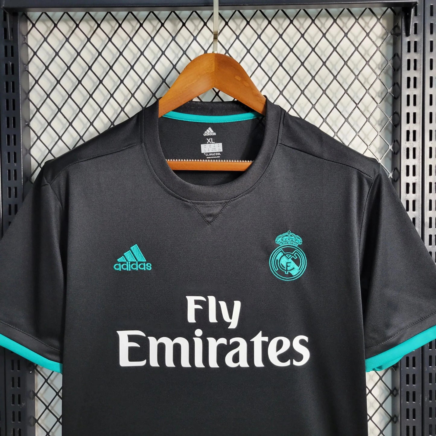 Real Madrid Retro Away Shirt 17/18 - Men's Fan Shirt Black and Blue