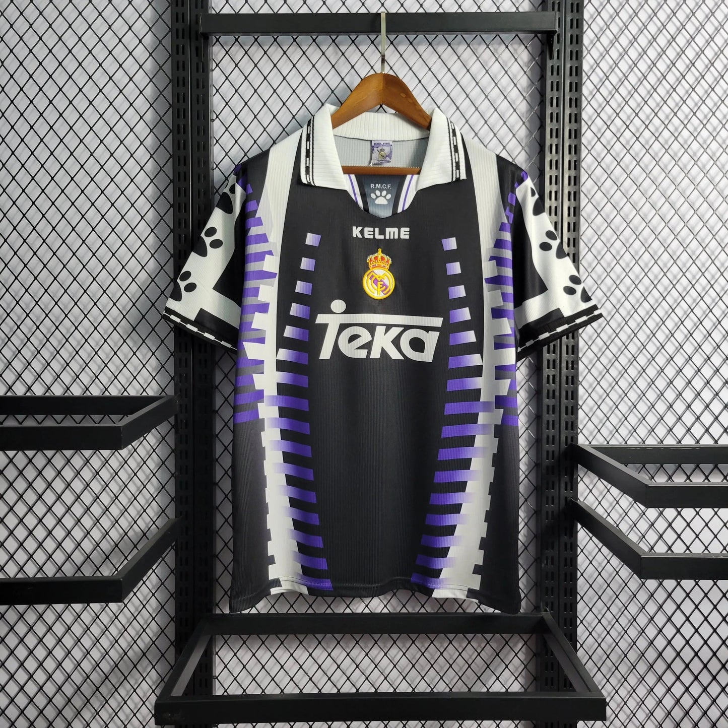 Real Madrid Retro Away Shirt 1997/98 - Men's Fan Shirt - Black, Purple and White