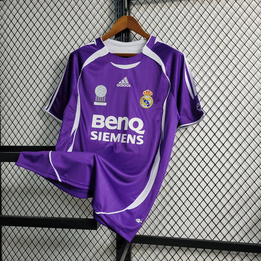 Real Madrid Retro Away Shirt 2006 - Mens Fan Purple