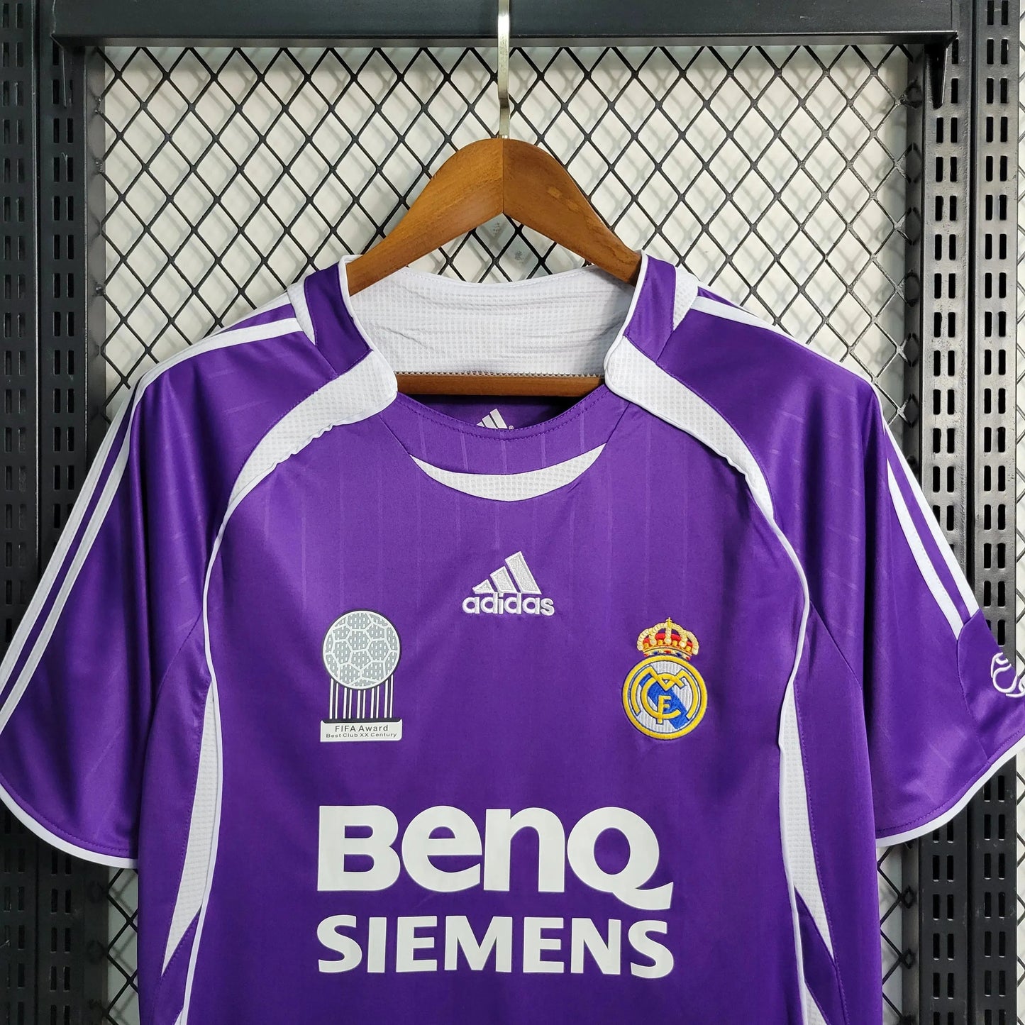 Real Madrid Retro Away Shirt 2006 - Mens Fan Purple