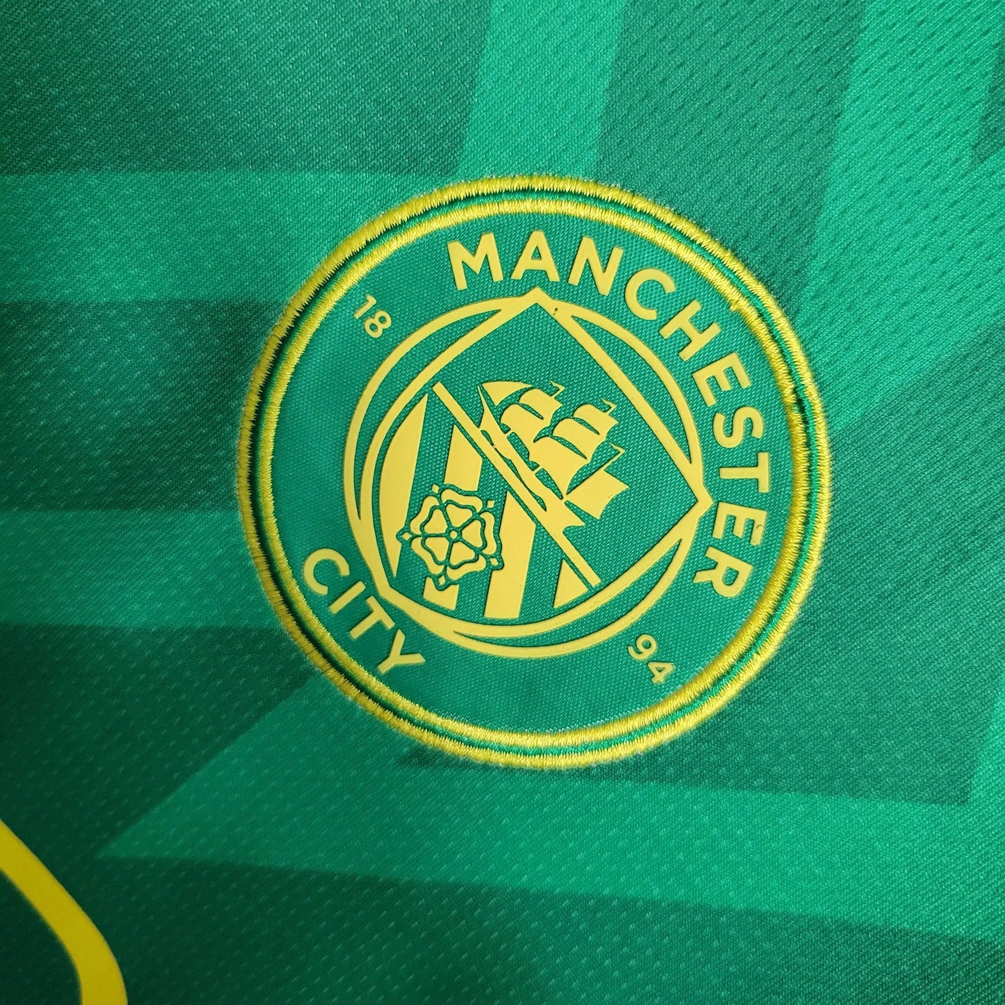 Manchester City Goalkeeper Shirt 23/24 - Men's Green Fan Shirt