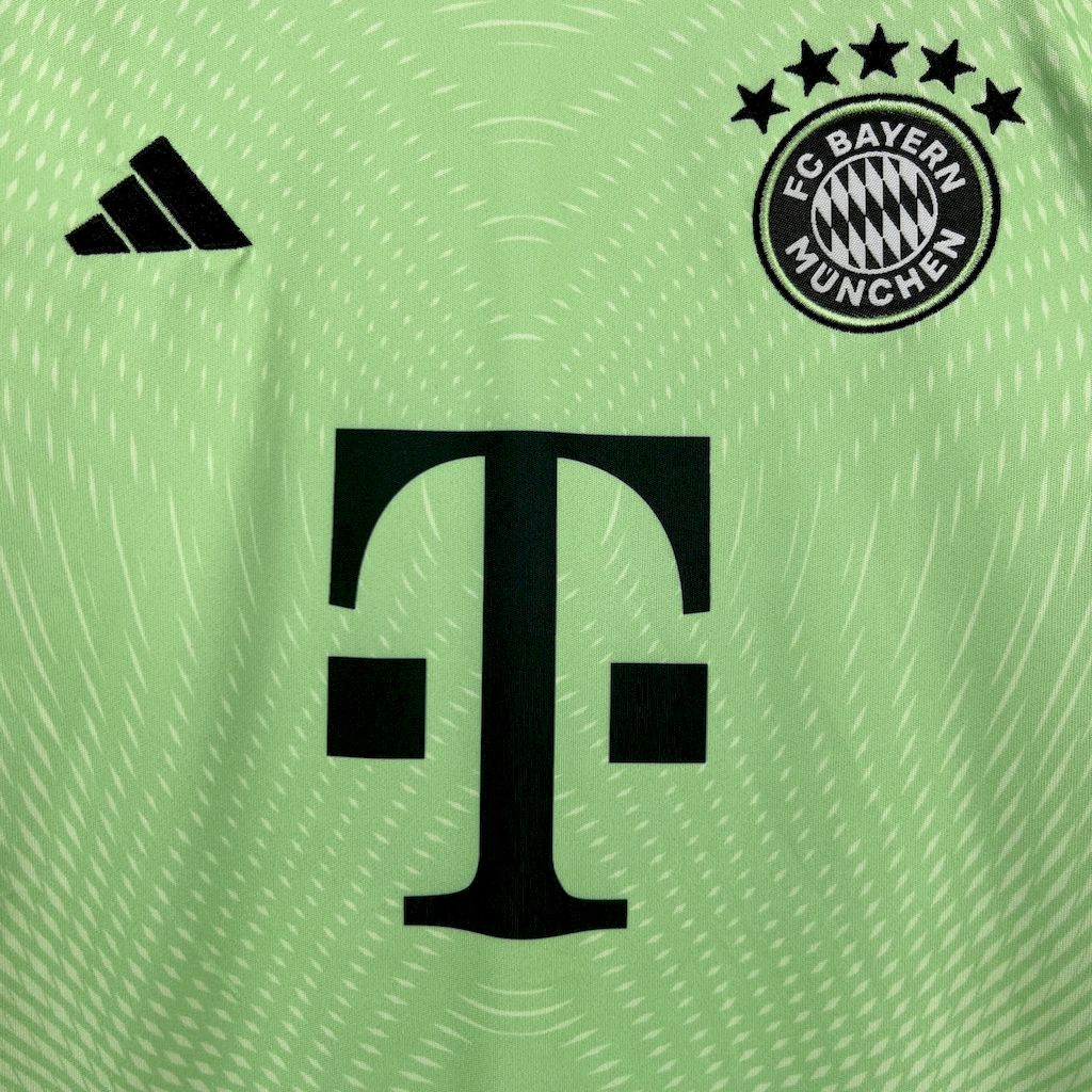 Bayern Munich Goalkeeper Shirt 1 25/26 - Green Kids Fan Shirt