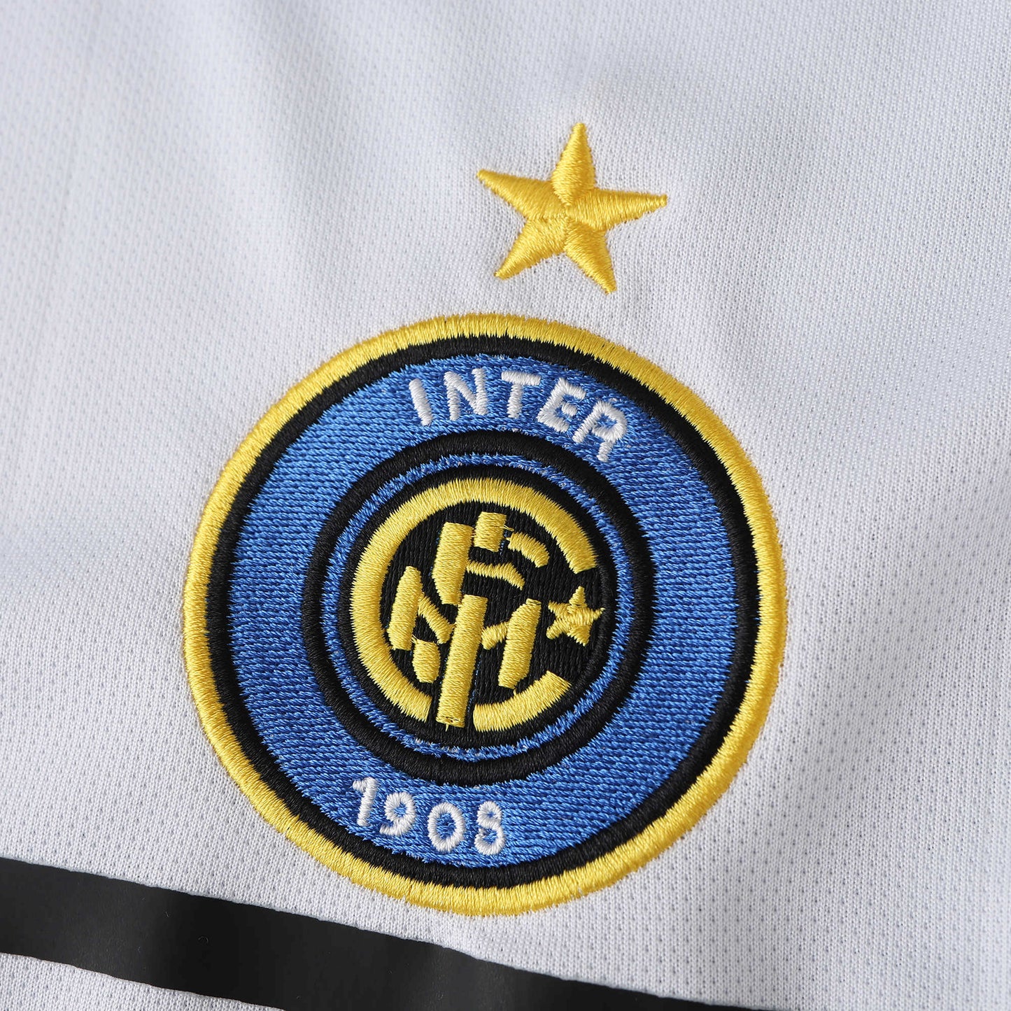 Inter Milan Away Retro Shirt 2004/05 - Men's White Fan Shirt